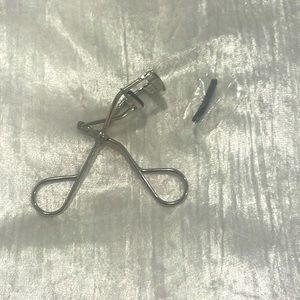 Mac eyelash curler